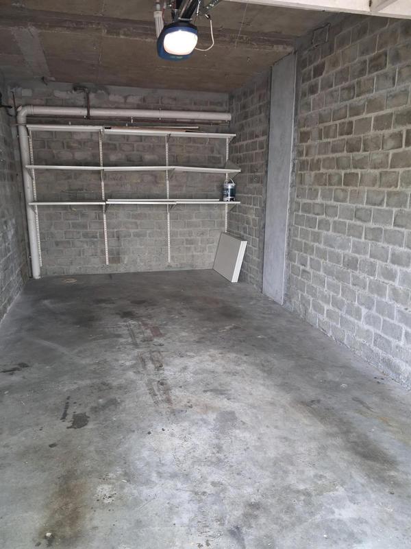 To Let 2 Bedroom Property for Rent in Vredehoek Western Cape